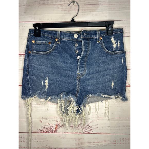 Levi's Distressed Button Fly Ribcage Shorts | Women's Size 31 - Picture 1 of 6